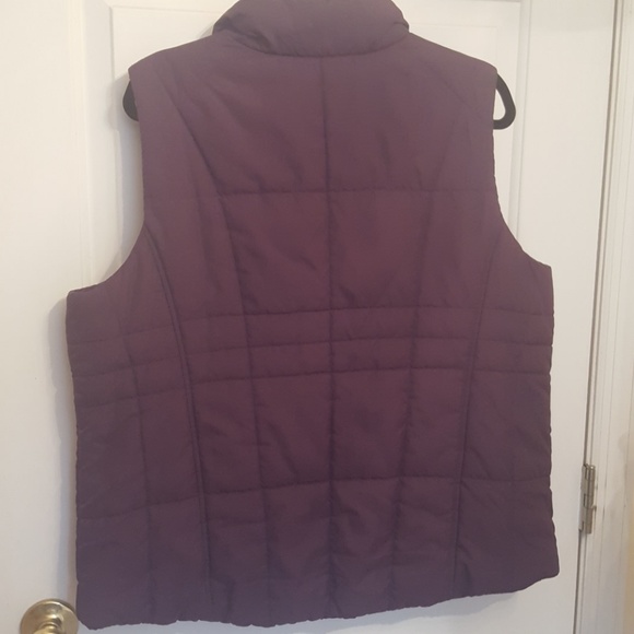 GENTLY WORN - ATHLETIC WORKS OUTDOOR VEST -  XL - Picture 8 of 8